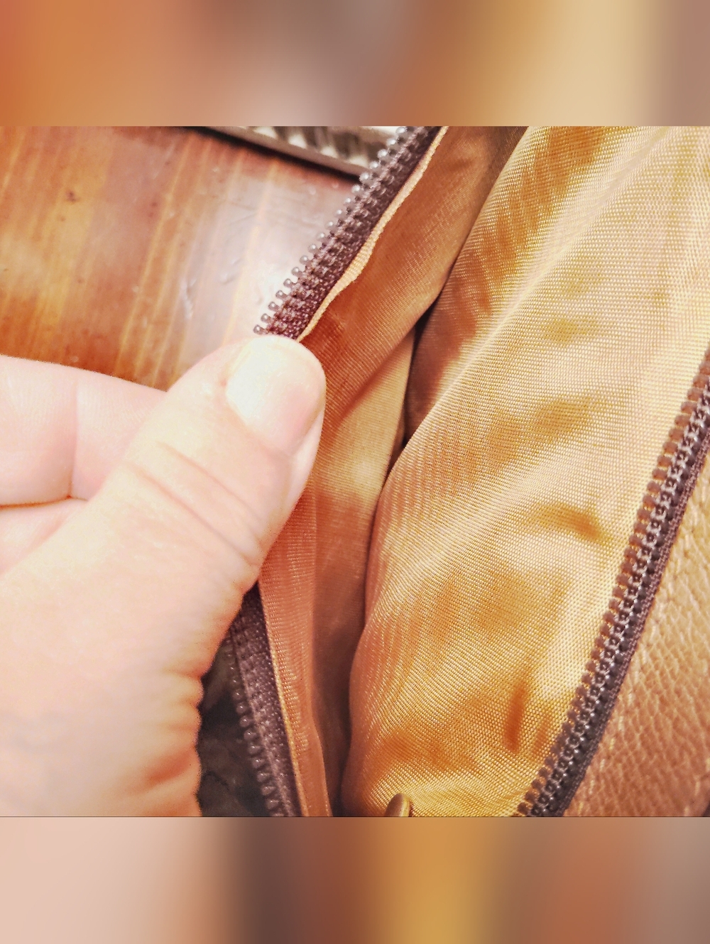 Gucci plus Tan Beige Monogram Crossbody Bag with Brown Trim - Picture 4 of 8